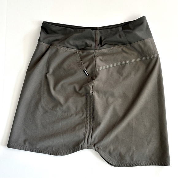Patagonia Tech Skort XS Gray | Athletic Hiking Travel Skirt - Picture 8 of 14